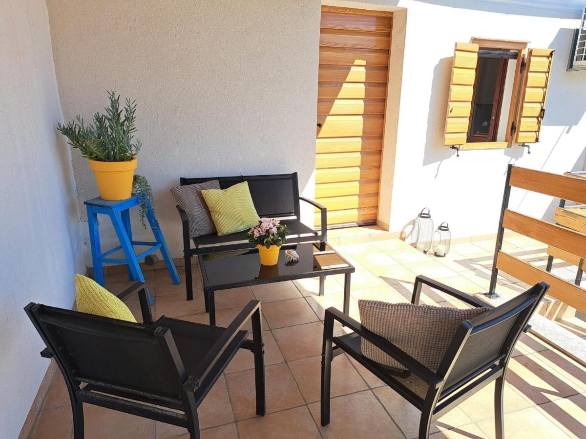 Family Apartment In Center Of Murter Kültér fotó