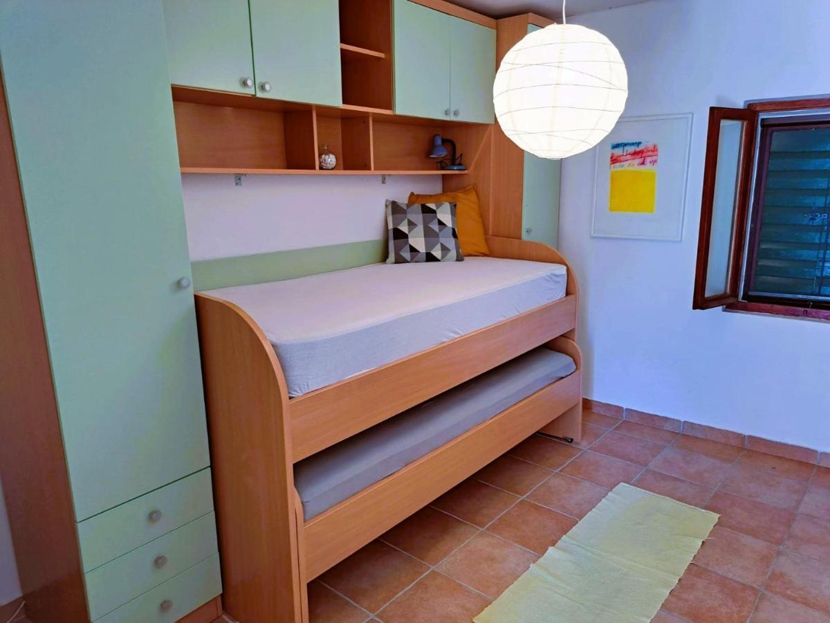 Family Apartment In Center Of Murter Kültér fotó