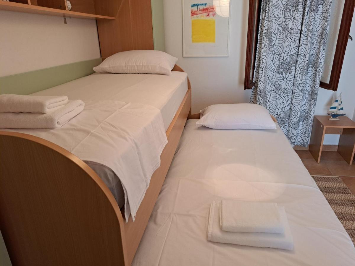 Family Apartment In Center Of Murter Kültér fotó