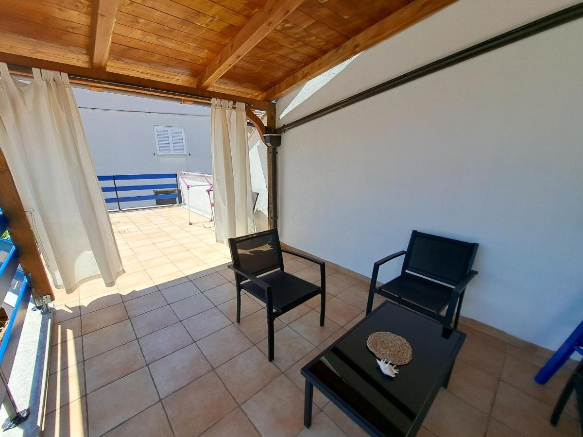 Family Apartment In Center Of Murter Kültér fotó