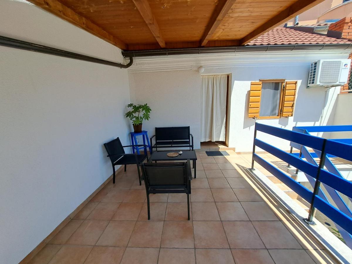 Family Apartment In Center Of Murter Kültér fotó