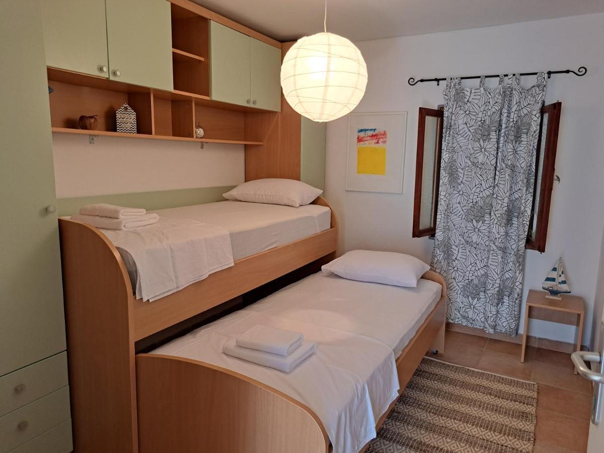 Family Apartment In Center Of Murter Kültér fotó